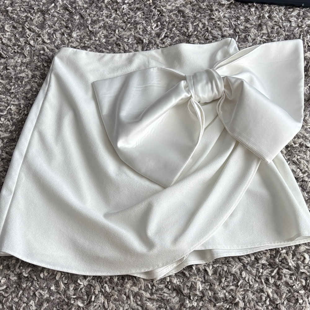 Zara White Skirt with Bow Detail